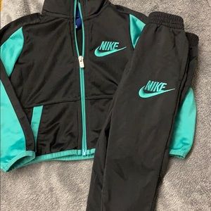 Nike toddler set
